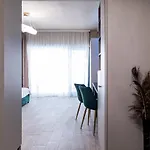 Wux By Casa Del Mar *